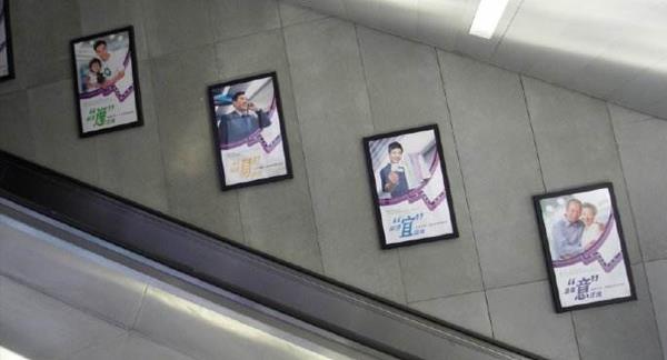 深圳噴繪廠家告訴你地鐵電梯廣告噴繪的優勢